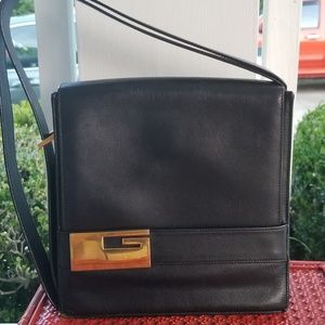 Black leather Gucci shoulder bag